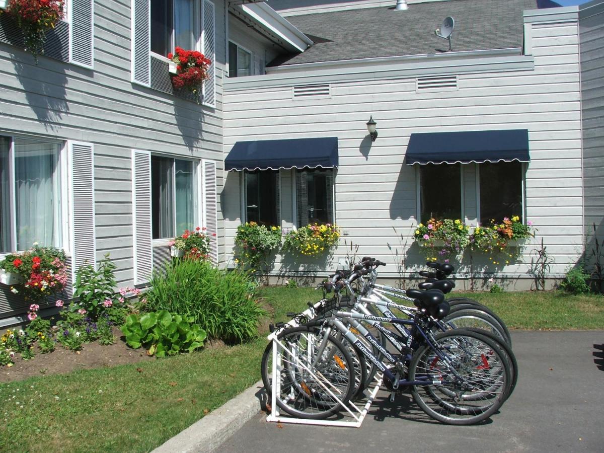 Auberge Des 21 La Baie Exterior photo