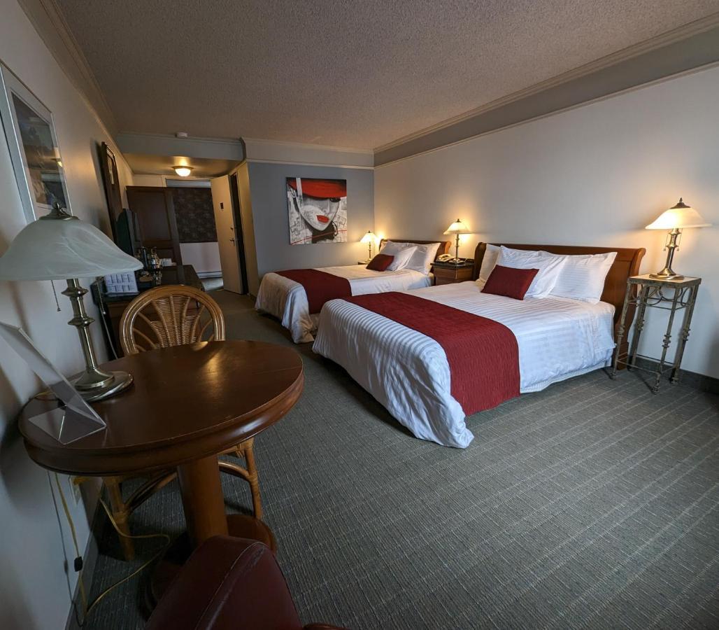 Auberge Des 21 La Baie Exterior photo