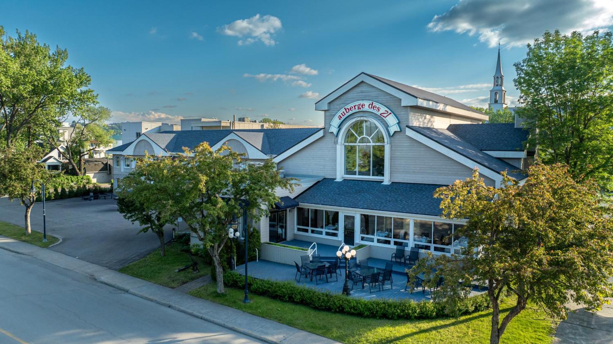 Auberge Des 21 La Baie Exterior photo